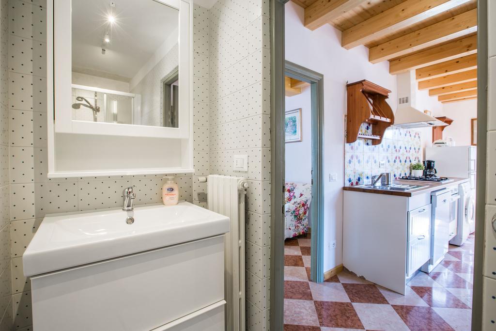 Le Camerine Apartment Water Front Toscolano Maderno Exteriör bild